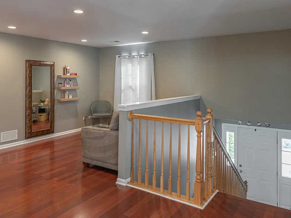 4th image of 5113 Freeport Dr Unit 5113