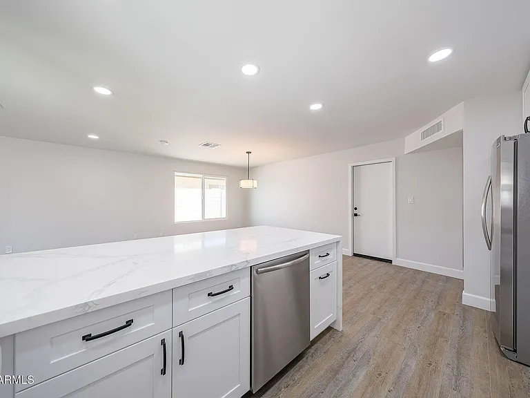 11202 N 43rd Dr — Photo 12
