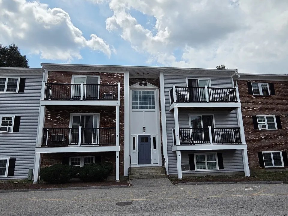 7 Chapel Hill Dr #11