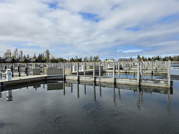 902 Boat Club Dr, Cheboygan, MI 49721