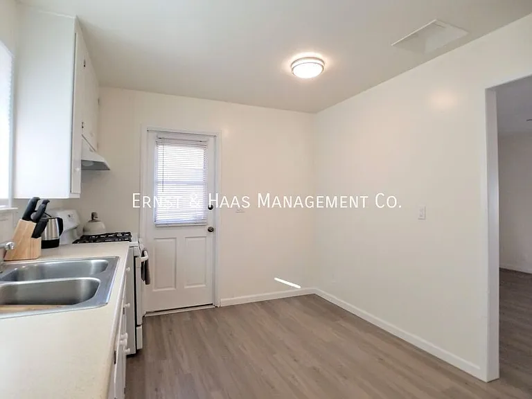 3080 Palo Verde Ave — Photo 11