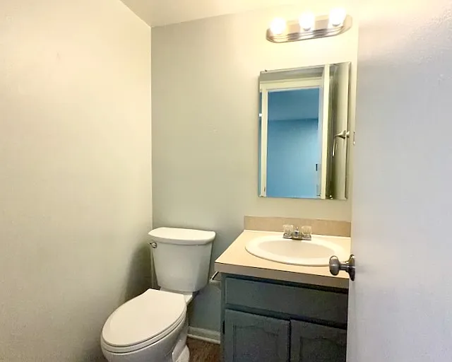 521 Cedar St NE — Photo 9