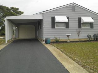 8 Carlsbad Dr, Toms River, NJ 08757