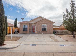 10768 Spring Valley Cir, Socorro, TX 79927