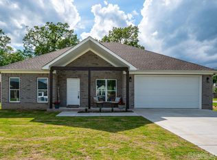 1 Clover Leaf Ln, Greenbrier, AR 72058