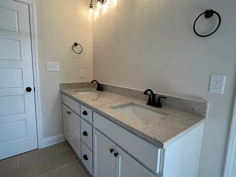 1525 Willow Creek Dr — Photo 10