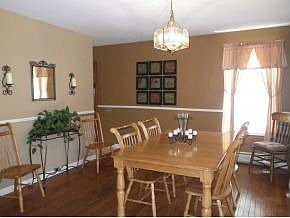 5th image of 47 Carolyn Ln