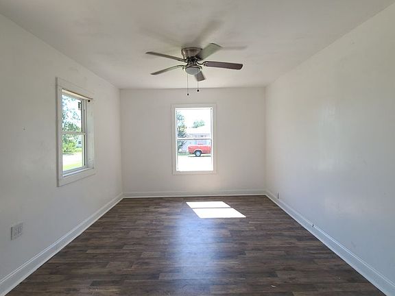 2nd image of 2509 Elaine St