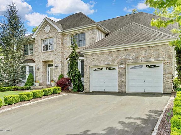 3rd image of 27 Salvatore Dr