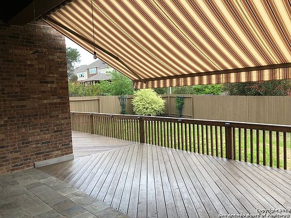 2nd image of 535 Oak Brook Dr