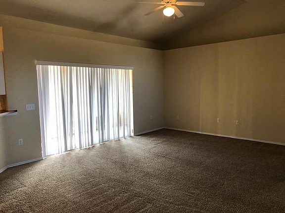5th image of 8390 Greystone Dr
