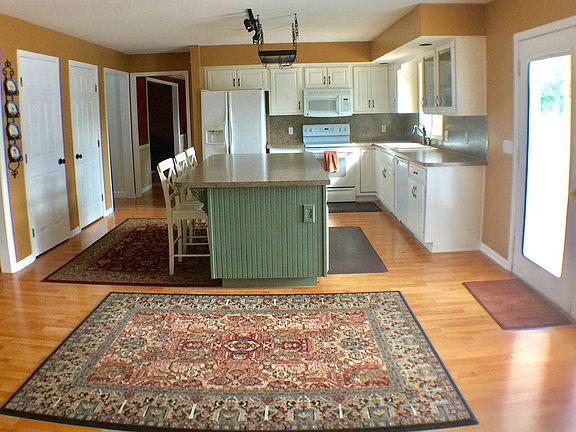 5th image of 7605 Red Pines Dr