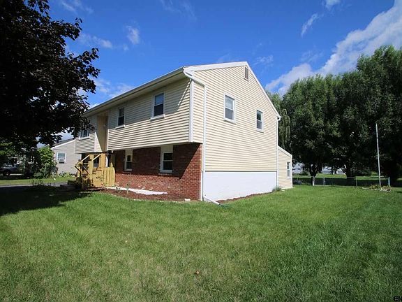 2nd image of 3 Arthur Dr