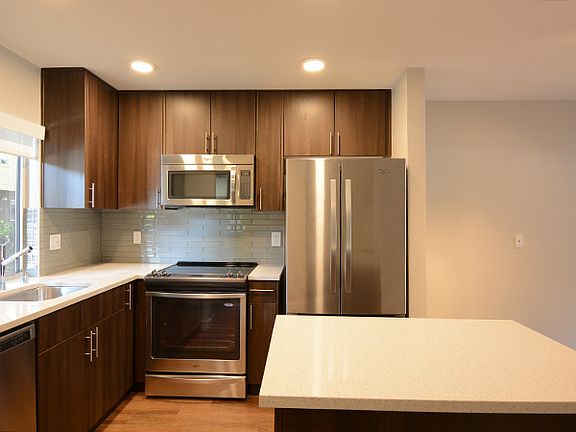 3rd image of 1 Forest Glen St #2