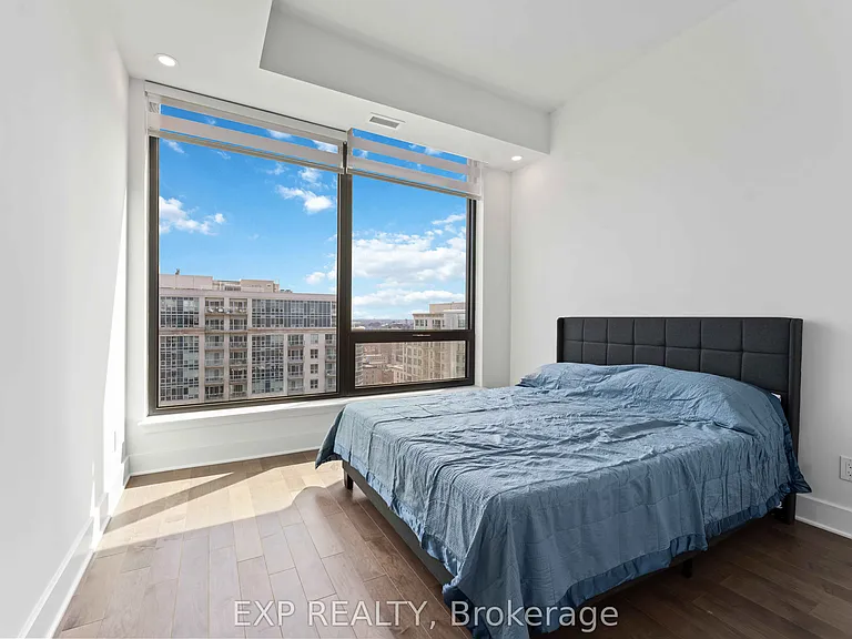 180 George St #2607 — Photo 31