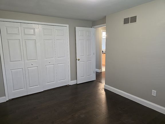 4th image of 29505 Hemlock Dr