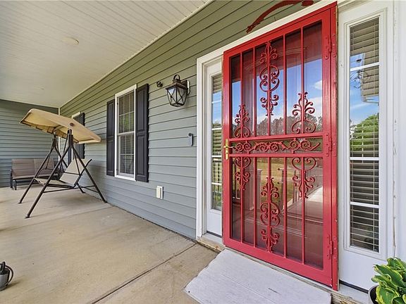 4th image of 403 Oaktree Rd