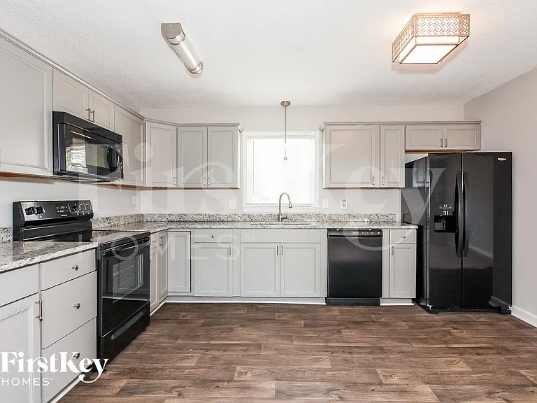 3625 Somerset Dr — Photo 6