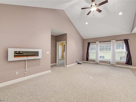 4th image of 8533 Alexis Dr