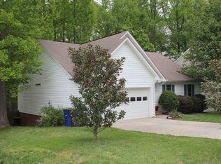 2284 Briar Glen Rd, Winston Salem, NC 27127