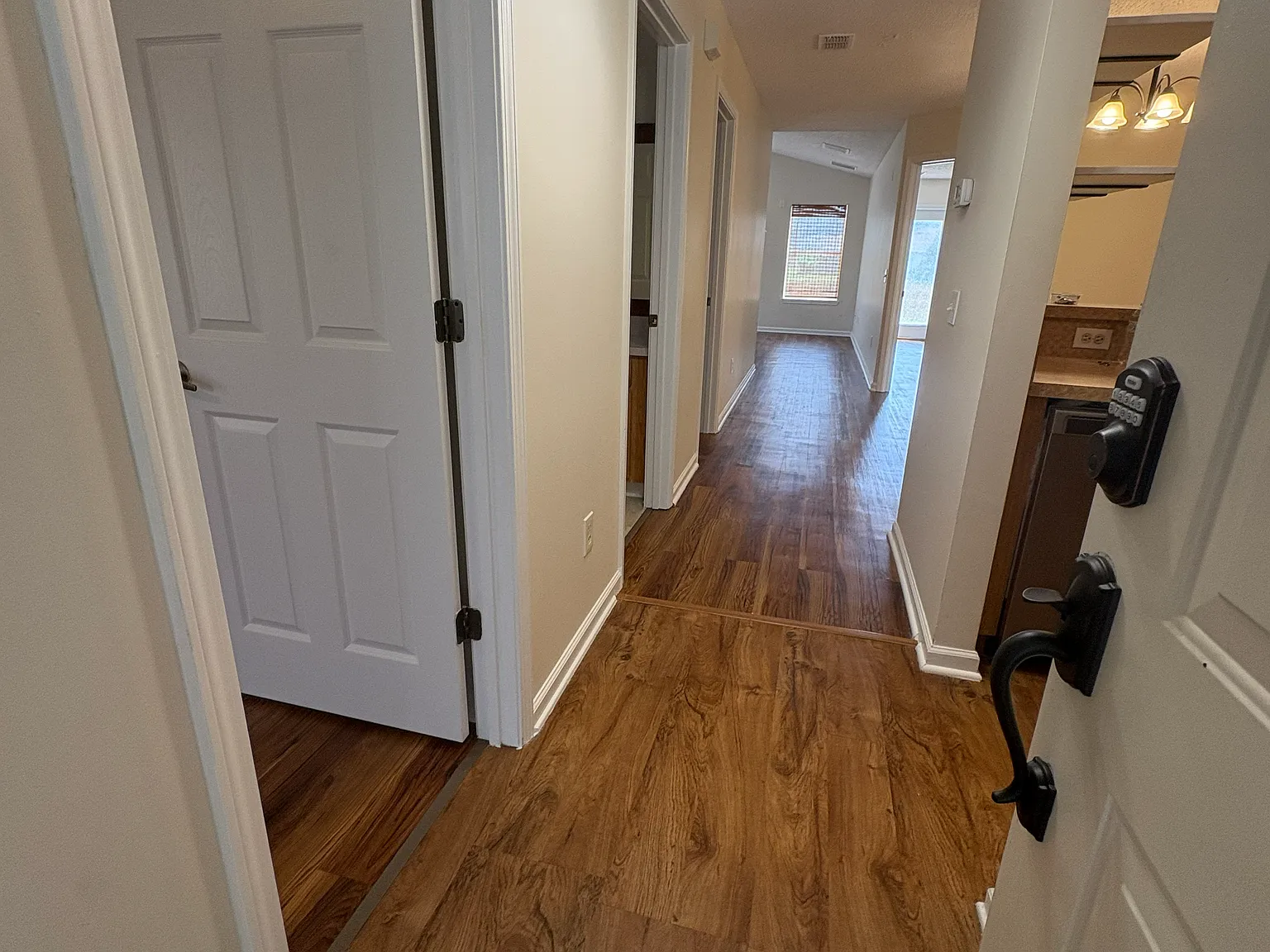 3 bed, 1380 sqft, $2,250 — Photo 3