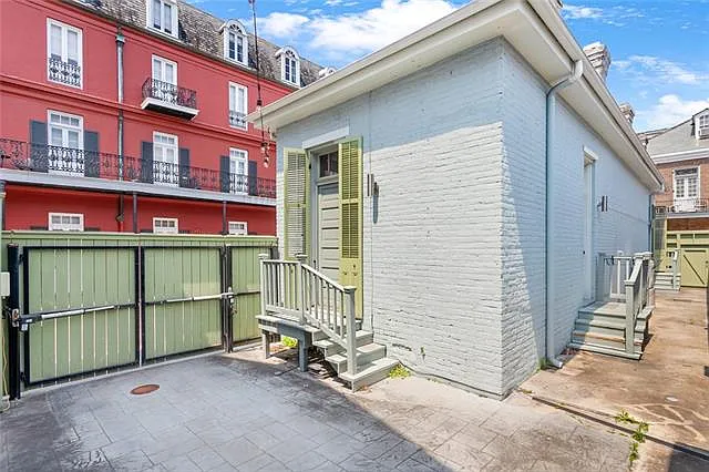 1300 Chartres St — Photo 18