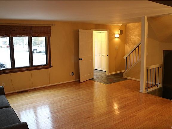 3rd image of 1451 Charlesgate Cir