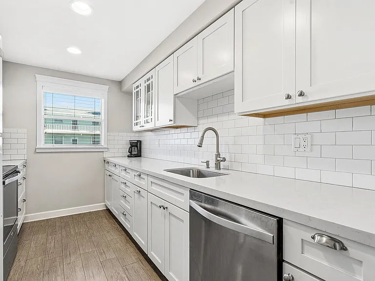 2440 SW 22nd Ave #703 — Photo 12