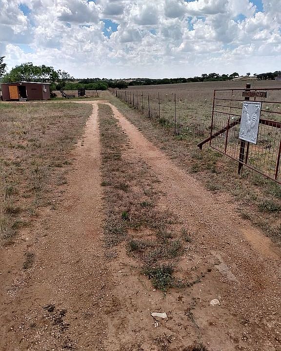 Entry gate road northeast