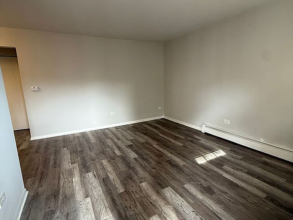 4th image of 6046 W Pershing Rd #10