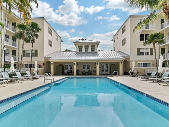 7540 SW 102nd St #208, Pinecrest, FL 33156