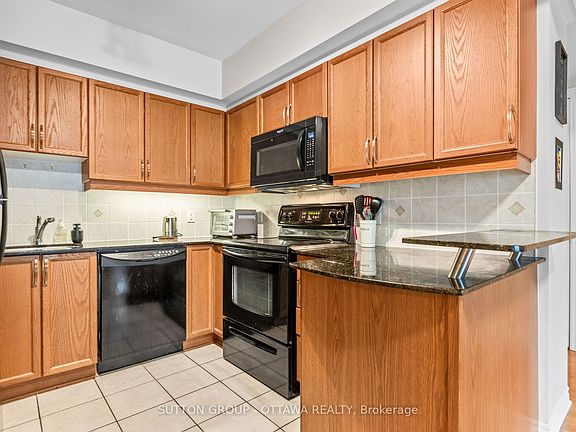 5th image of 445 Laurier Ave W #905