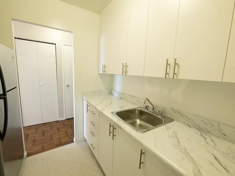 2360 Dundas St W #2350 — Photo 37