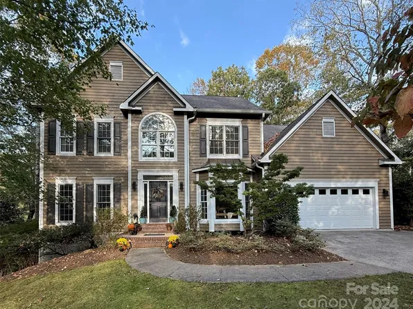 341 Red Fox Cir, Asheville, NC 28803