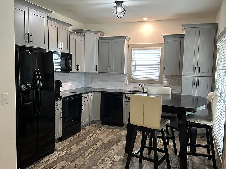 188 Vickery St #B — Photo 3