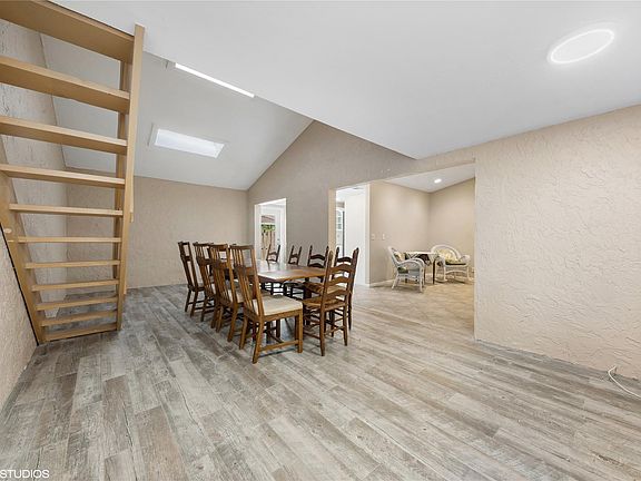 5th image of 903 NW 50th Court