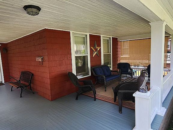 2nd image of 552 N Chambers St
