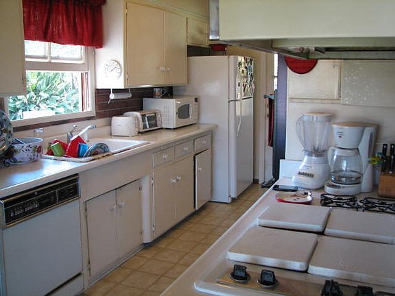 2nd image of 1315 S California Ave