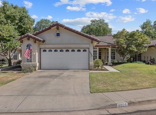 4025 W Hemlock Ct, Visalia, CA 93277