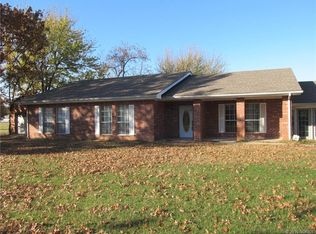 417093 E 1143rd Rd, Checotah, OK 74426