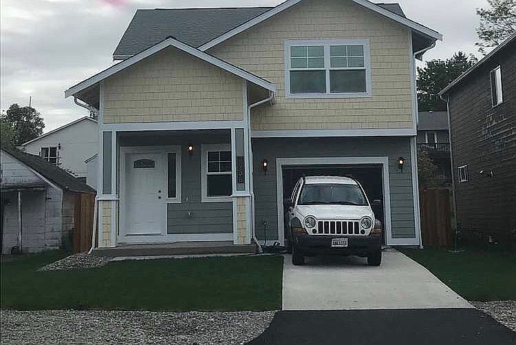 1st image of 2938 38th Ave NE