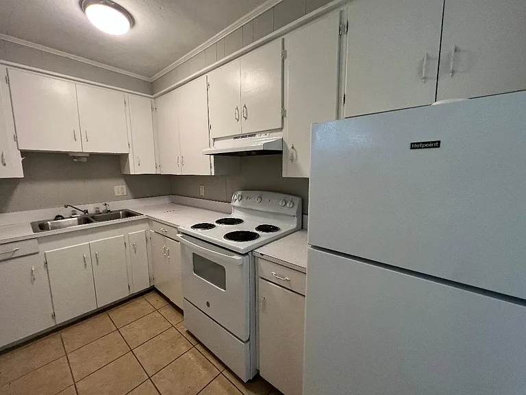 650 Weathersby Rd #0 — Photo 2