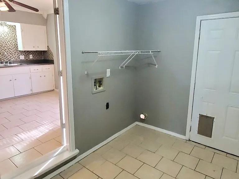 2601 S Glenn Ave — Photo 15