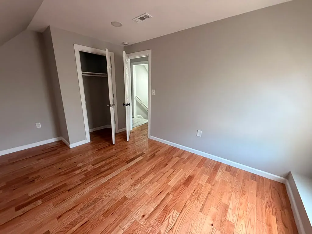 3 bed, $1,800 — Photo 4