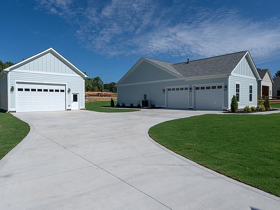 3rd image of 32 Quail Rd