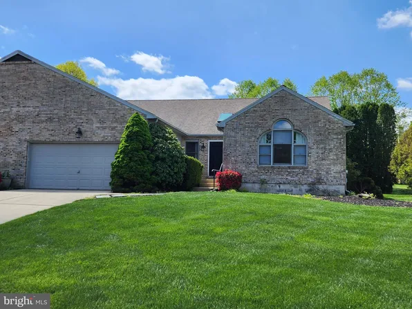 35 Halloran Ct, Hockessin, DE 19707