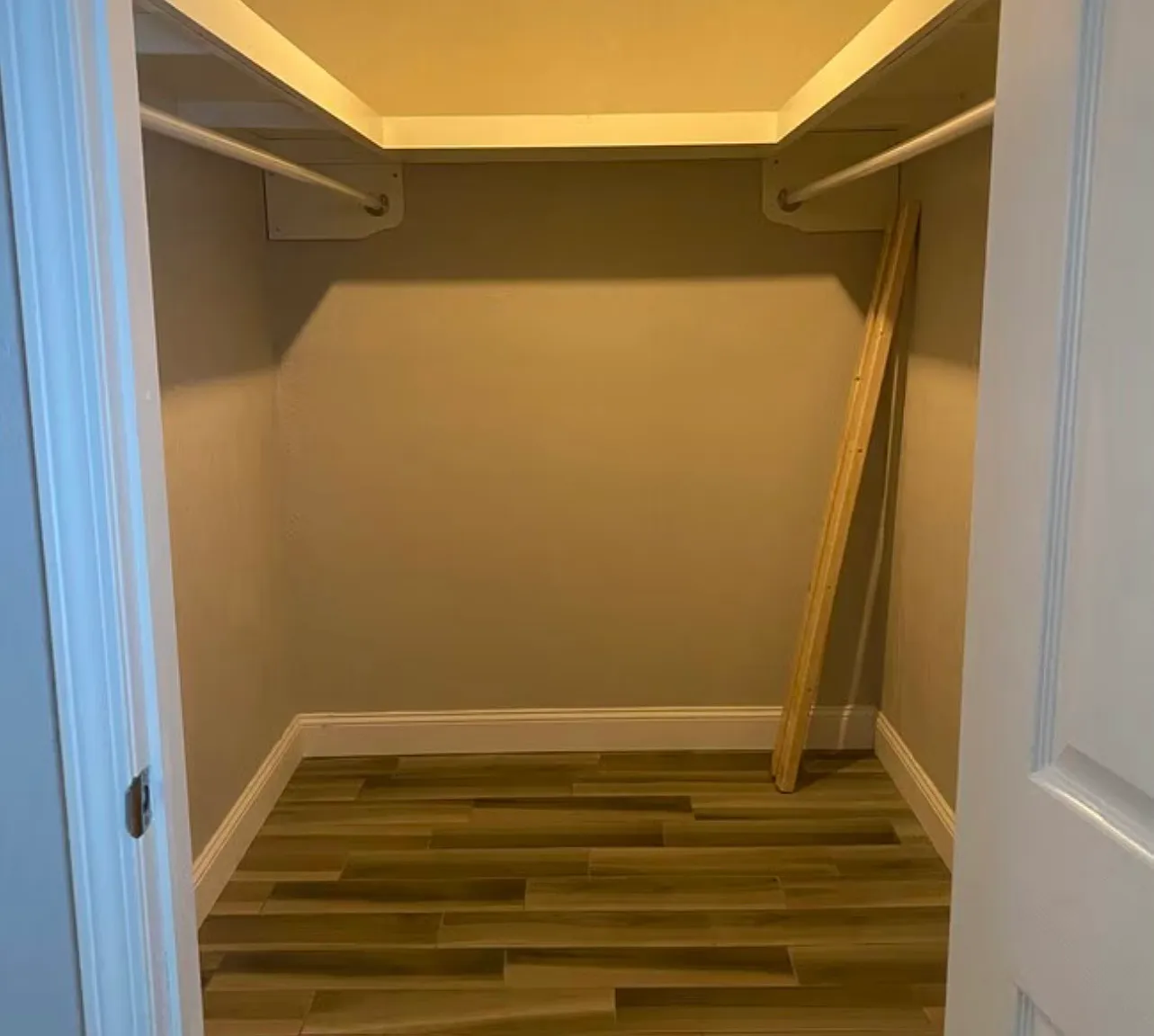 2 bed, 1.5 bath, 1100 sqft, $900 — Photo 2