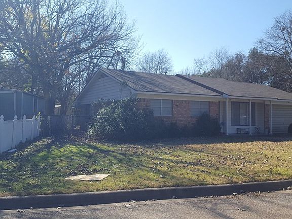 3rd image of 3305 Shady Hill Dr