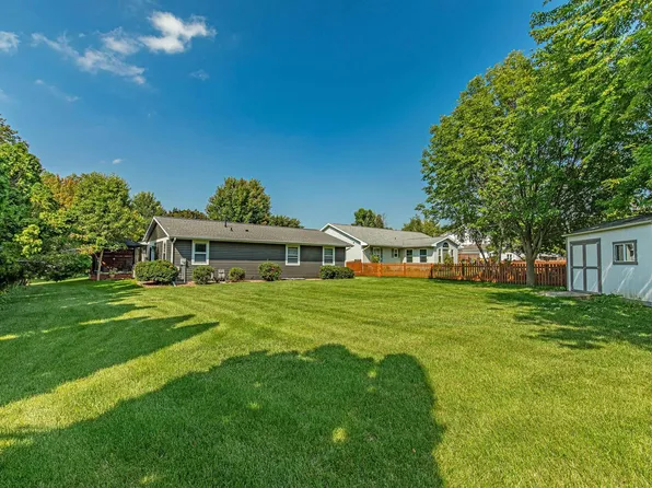 1 Dinauer Ct, Madison, WI 53716