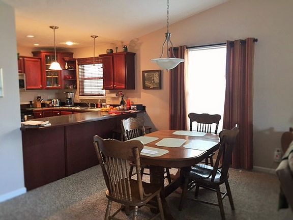 5th image of 914 Wartburg Dr